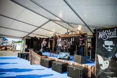 Das Foto zeigt die Hauptbühne des Festivals 2018 